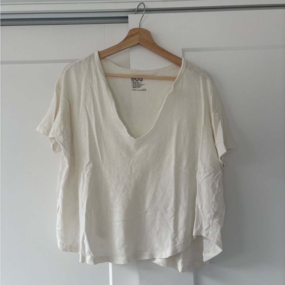 BDG Off-White V-Neck Short Sleeve Tee